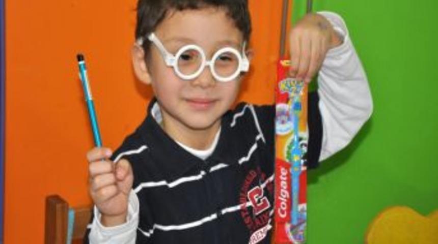 Fethiye'de 74 K&ouml;y Ilk&ouml;ğretim Okulunda 15 Bin Diş Macunu Ve Fır&ccedil;ası Dağıtıldı