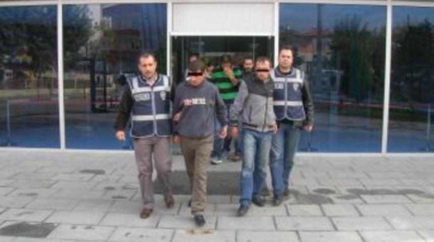 Havran&rsquo;da Mazot &Ccedil;alan Hırsızlar Polisten Ka&ccedil;amadı