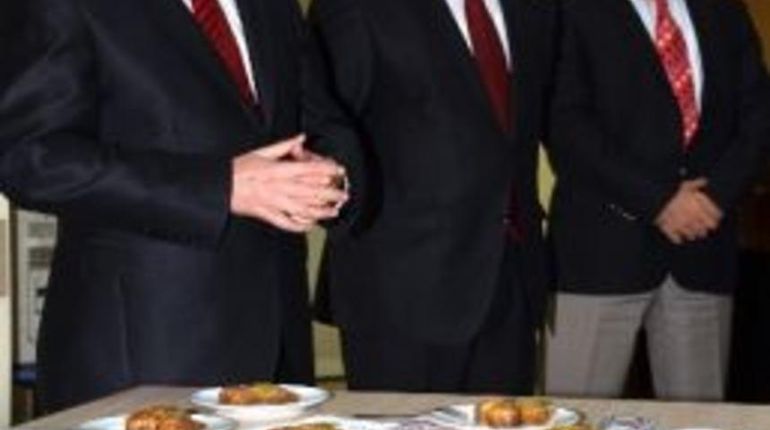 Manisa Emniyeti'nde Baklavalı Kutlama