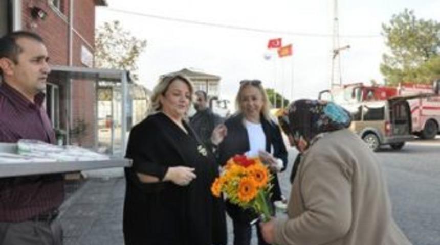 B&uuml;y&uuml;k&ccedil;ekmece belediyesi, aşure dağıtımı yaptı