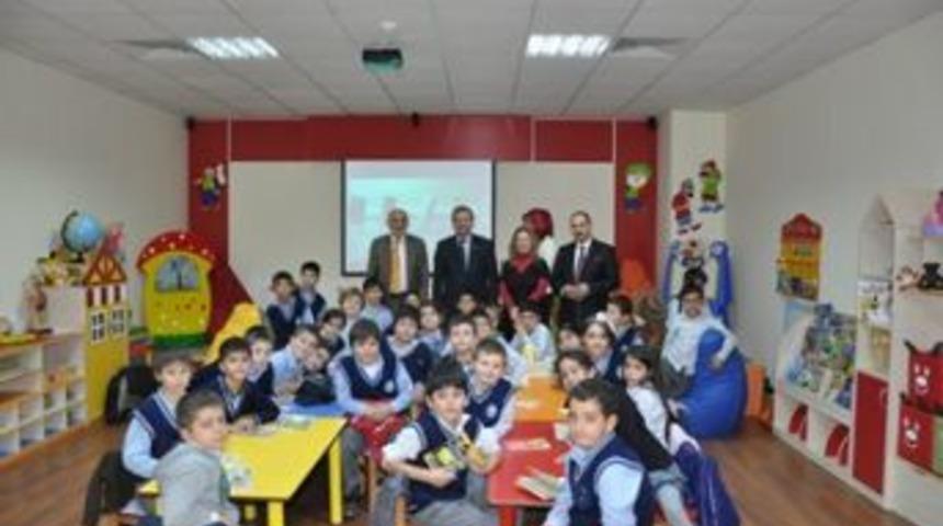 &Ouml;ğrencilerin zamanık&uuml;t&uuml;phanede ge&ccedil;iyor