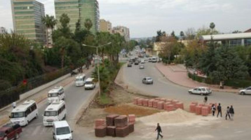 K&uuml;lt&uuml;r Merkezi kavşağı d&uuml;zenleniyor