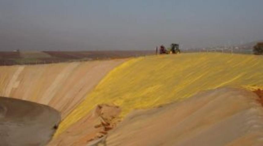 K&ouml;peklerin Yardımına İtfaiye Ekibi Yetişti