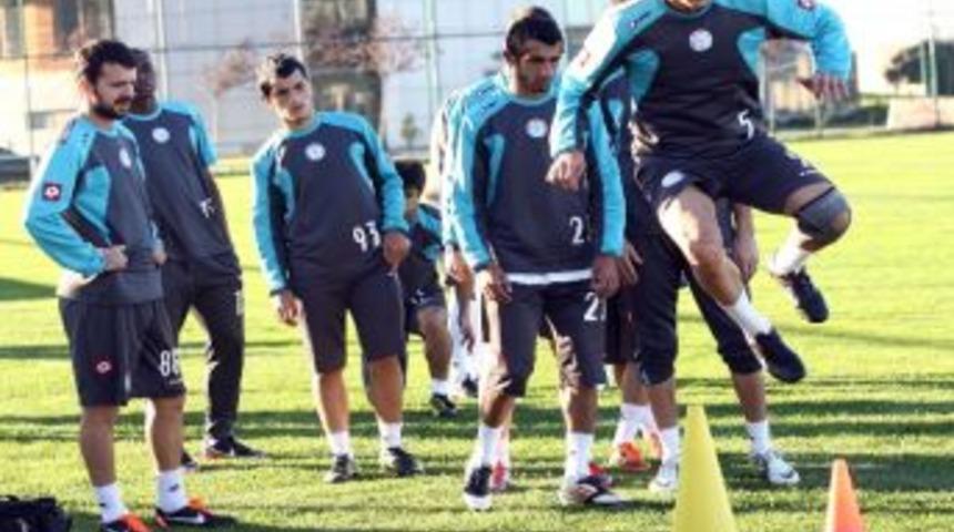 &Ccedil;aykur Rizespor Teknik Direkt&ouml;r&uuml; Engin Korukır: