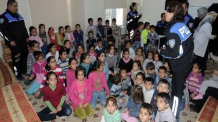 &Ccedil;ocuklar Şehitkamil&rsquo;in Sosyal Tesislerinde Eğitiliyor