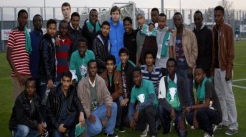 Tanzanyalı &Ouml;ğrenciler Bursaspor'u Ziyaret Etti