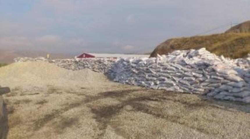 İskilip&rsquo;te İhtiya&ccedil; Sahiplerine K&ouml;m&uuml;r Dağıtımına Başlandı
