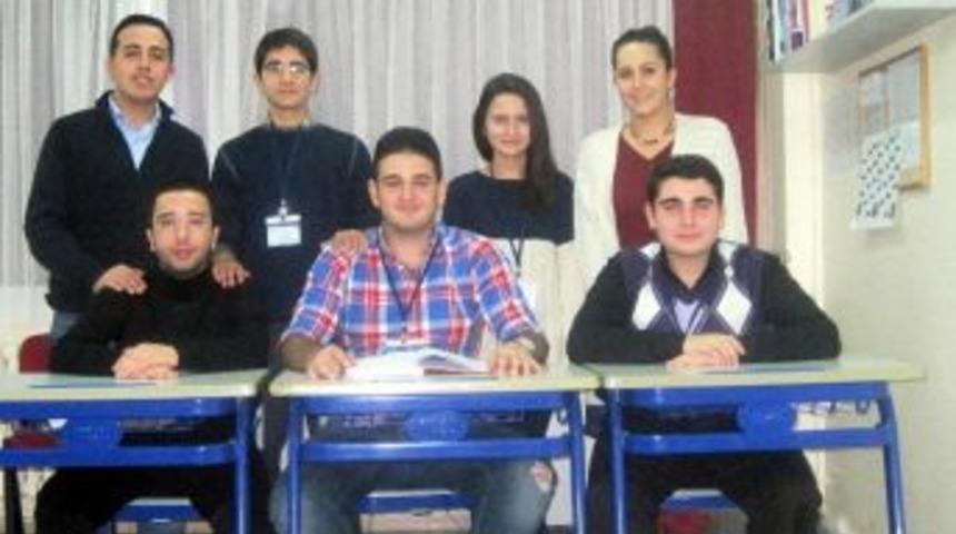 &Ouml;zel Sanko Koleji M&uuml;nazarada Gaziantep&rsquo;i Başarıyla Temsil Etti