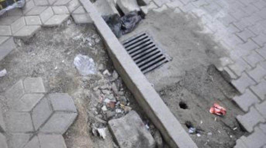 Şırnak Belediyesi Tarafından Yeni Yapılan Yollardaki &Ccedil;&ouml;kmeye Tepki