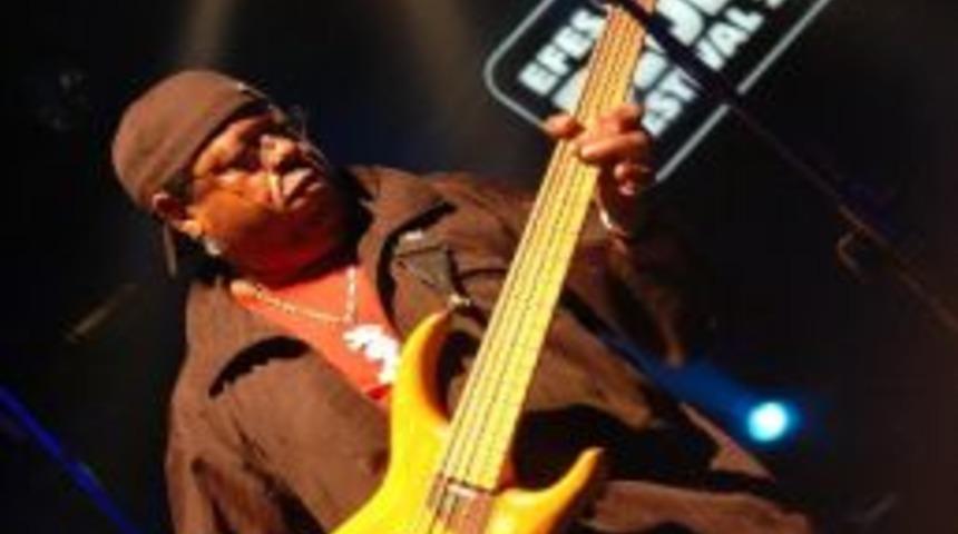 Blues R&uuml;zgarı Bursa Suare&rsquo;de Esti