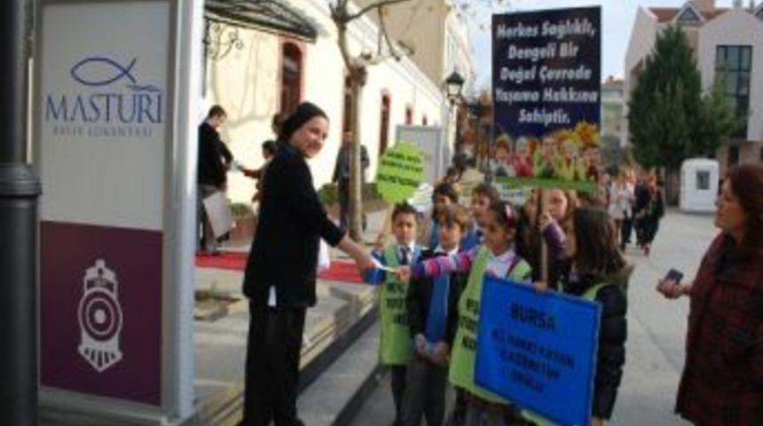 Minik &Ccedil;evreciler Miting Yapıp Atık Yağ Topladı