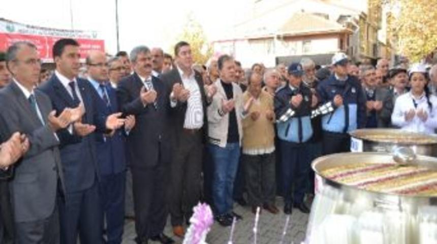 Alaplı&rsquo;da 3 Bin Aşure Dağıtıldı