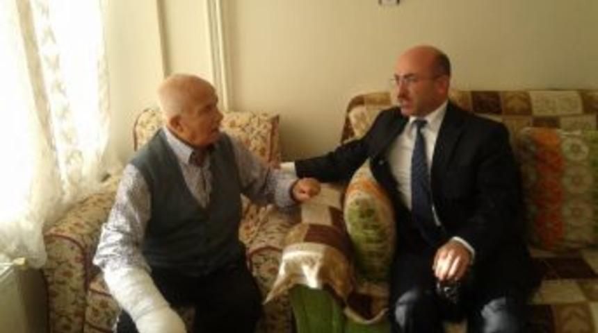 Hisarcık İl&ccedil;e Milli Eğitim M&uuml;d&uuml;r&uuml; Emekli &Ouml;ğretmenleri Unutmadı