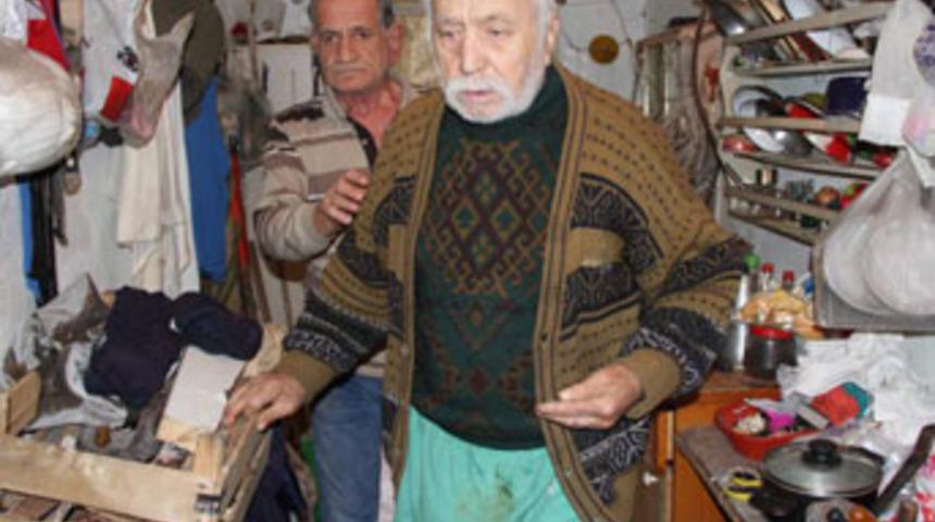 &Ccedil;ocukları &ouml;l&uuml;me terk etti!