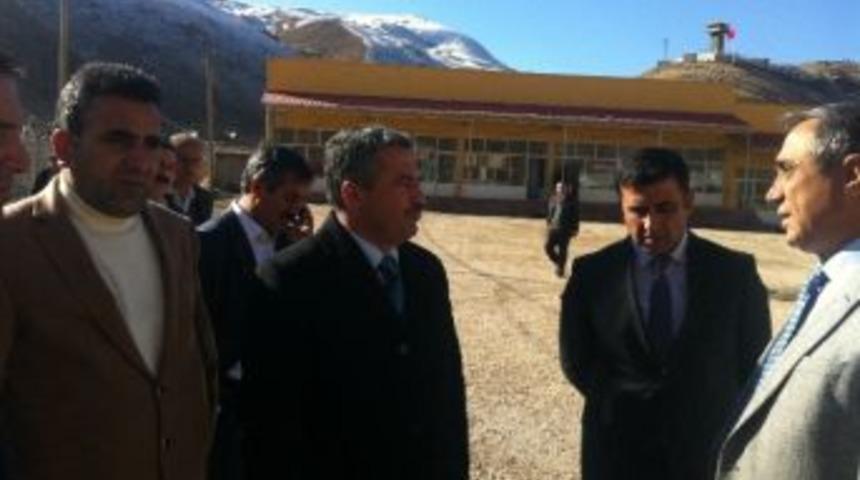 Ak Parti&rsquo;den Saray Ve &Ouml;zalp&rsquo;a &Ccedil;ıkarma