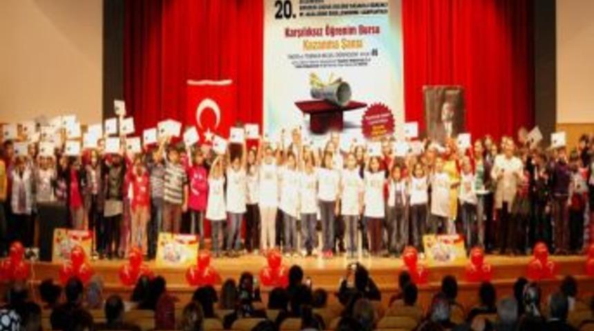 Groseri'den Başarılı &Ouml;ğrencilere Burs