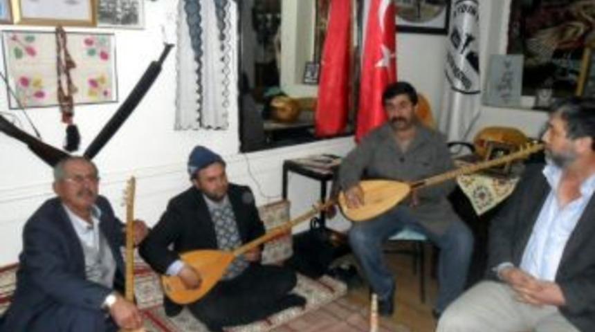 Y&ouml;r&uuml;k Efe K&uuml;lt&uuml;r Derneğin&rsquo;den Anadolu Geceleri