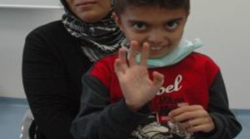 Fedakar Anne 8 Yaşındaki Oğluna B&ouml;breğini Verdi