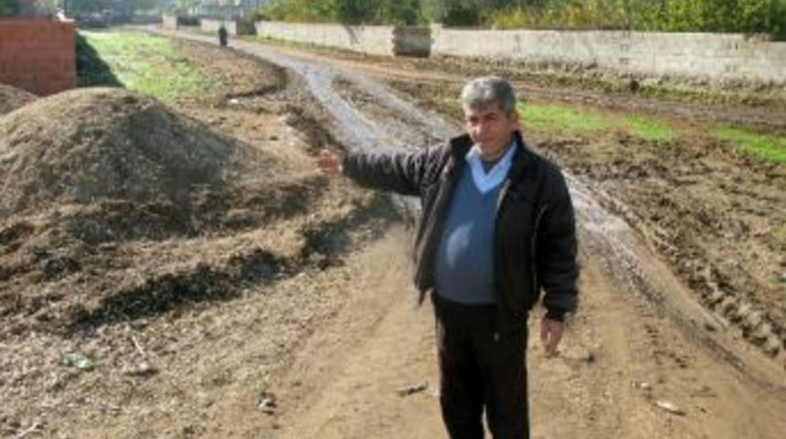 Araban'da K&ouml;y Yollarına Mıcır D&ouml;k&uuml;l&uuml;yor