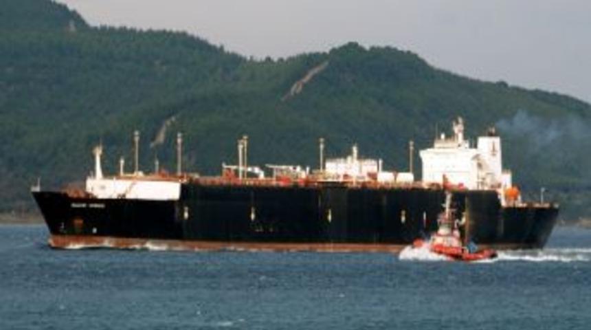 Doğalgaz Tankeri Boğazı Kapattı