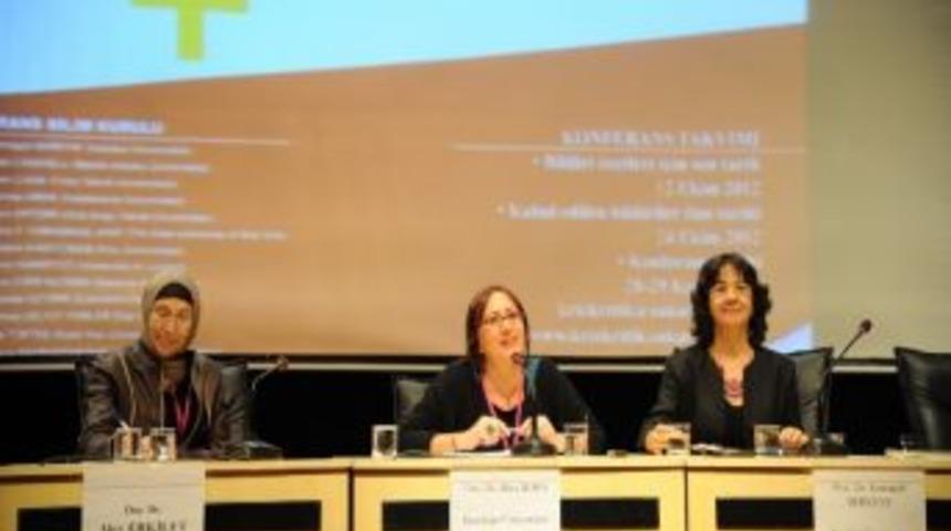 Sa&uuml;&rsquo;de Kadın Sorunları Tartışıldı