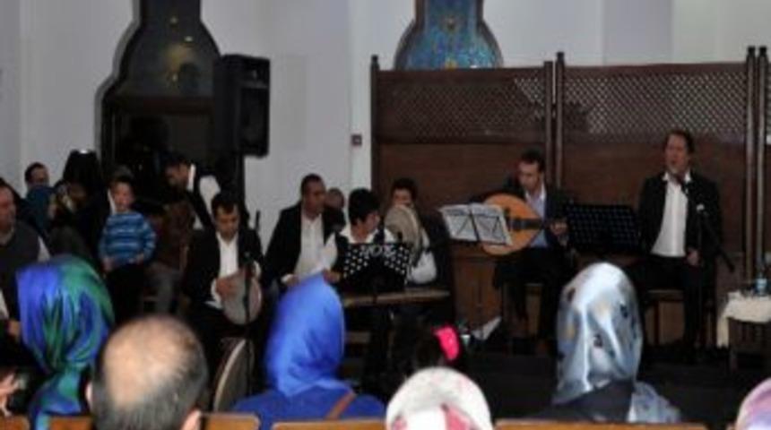 Ke&ccedil;i&ouml;ren Bezm-i Safa Fasılları'na Ahmet &Ouml;zhan Konuk Oldu