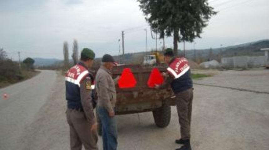 Jandarma Trafik Timi Ceza Değil Hediye Verdi
