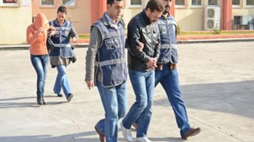 Ak&uuml;n&uuml;n I&ccedil;ine Zulaladıkları Esrarı Satıp Tatile Gideceklermiş