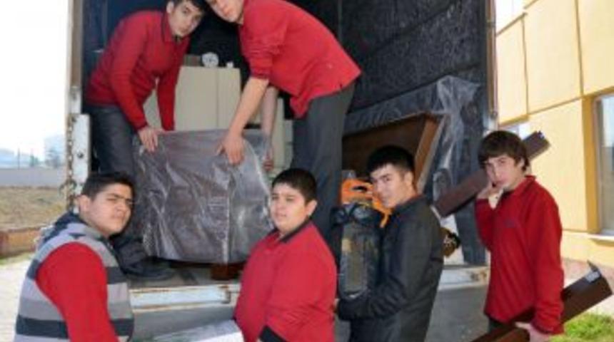 Kılı&ccedil;aslan Eğitim Kurumları'ndan Y&uuml;ksekova'ya Eğitim Yardımı