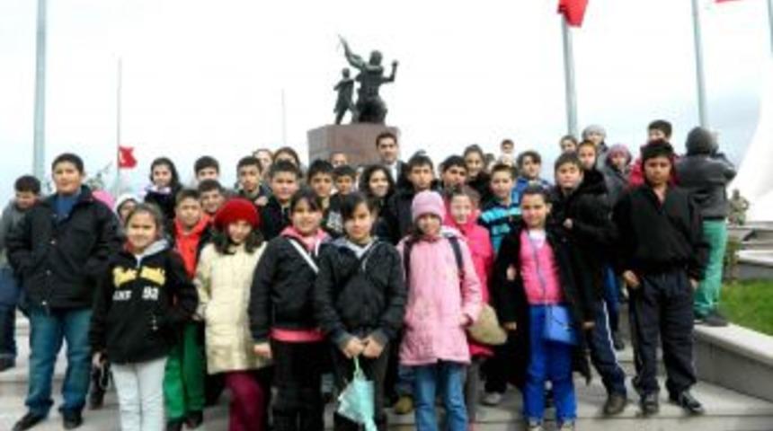 Ke&ccedil;i&ouml;renli &Ouml;ğrenciler Duatepe'yi Gezdi