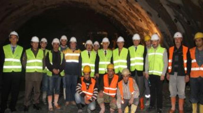 Vali Harput: Gebze-Orhangazi-İzmir Otoyol &Ccedil;alışması Tam Gaz Ilerliyor