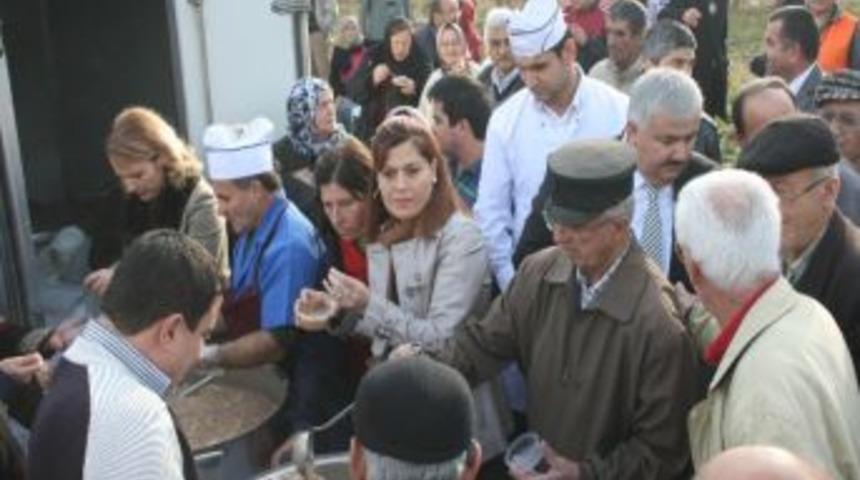 Filyos&rsquo;ta Belediye Aşure Etkinliği D&uuml;zenledi