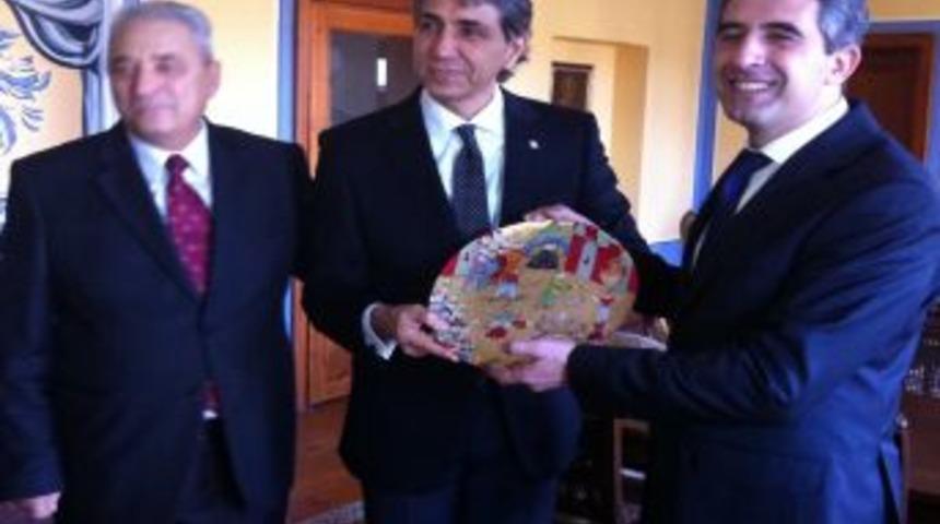 Bulgaristan Cumhurbaşkanı, Balat Bulgar Kilisesi'ni Ziyaret Etti