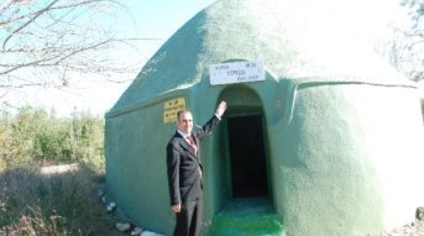 700 Yıllık T&uuml;rbeyi Restore Ettirmek İsteyen İş Adamı B&uuml;rokrasiyi Aşamıyor