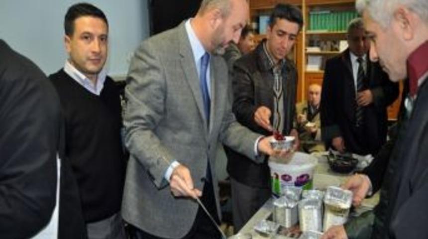 Kayseri Barosu Aşure Dağıttı