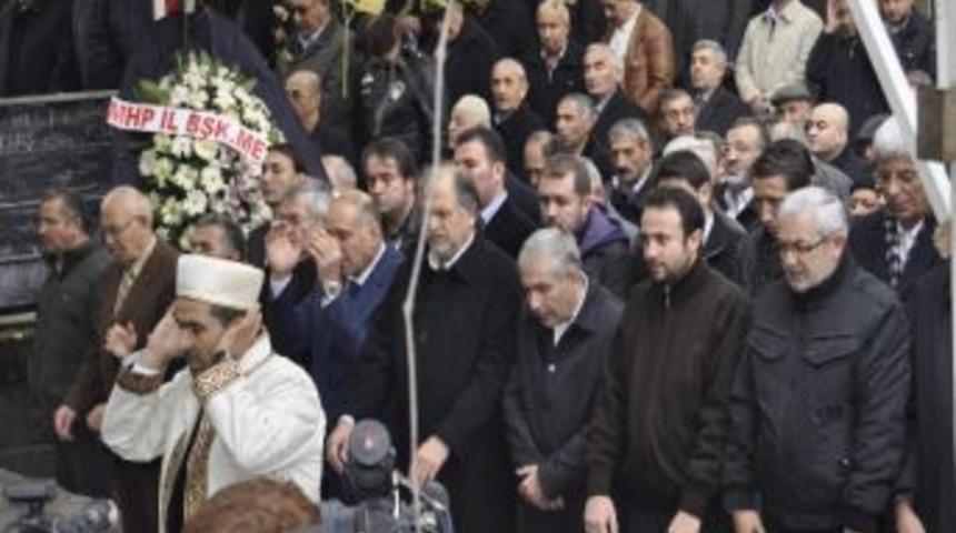 &Ouml;mer Uzunefe Toprafa Verildi