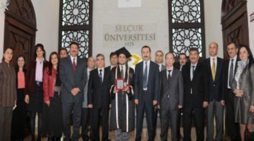 &Uuml;niversiteyi Hem Konya'da Hem De ABD'de Okudu &Ccedil;ift Diploma Sahibi Oldu