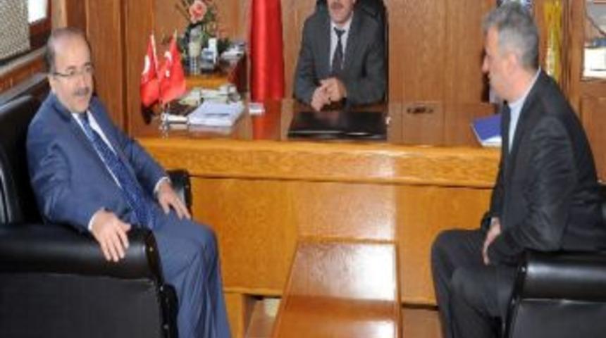 Trabzon Belediye Başkanı G&uuml;mr&uuml;k&ccedil;&uuml;oğlu&rsquo;ndan Esiroğlu Beldesi&rsquo;ne Ziyaret