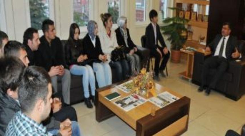 Gen&ccedil;ler Belediye Başkanı Akdoğan&rsquo;ı Ziyaret Etti