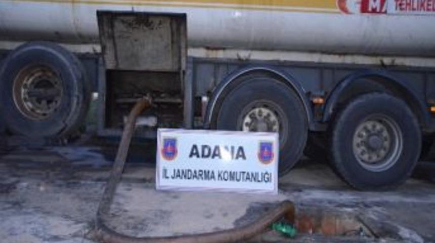Adana'da 22 Bin Litre Ka&ccedil;ak Akaryakıt Ele Ge&ccedil;irildi