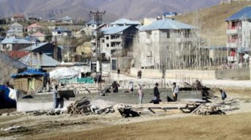 Y&uuml;ksekova&rsquo;da Taziye Ve Halk Evleri Yapılıyor