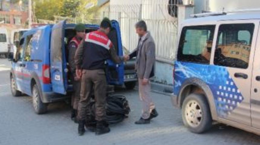 T&uuml;rk Telekom'un Kablolarını &Ccedil;alan 4 Kişi Tutuklandı