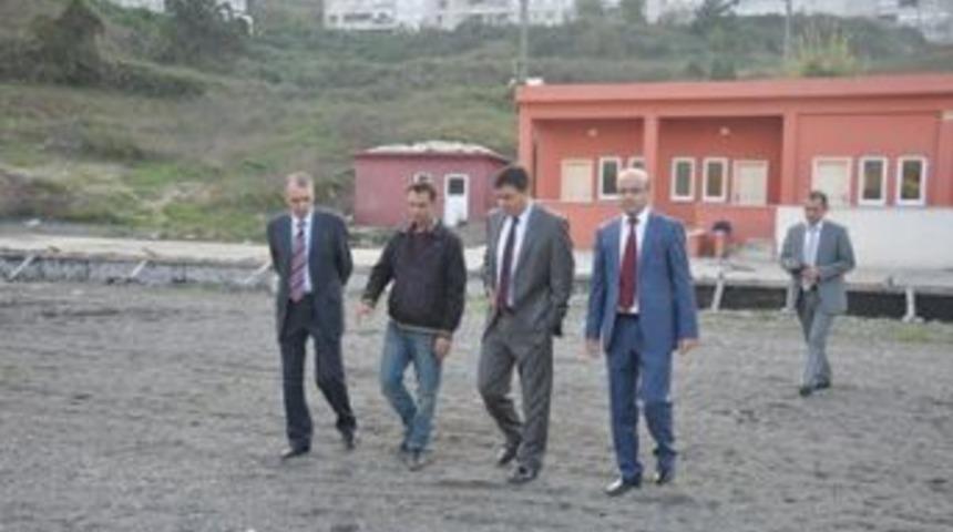 Futbol sahasını incelediler