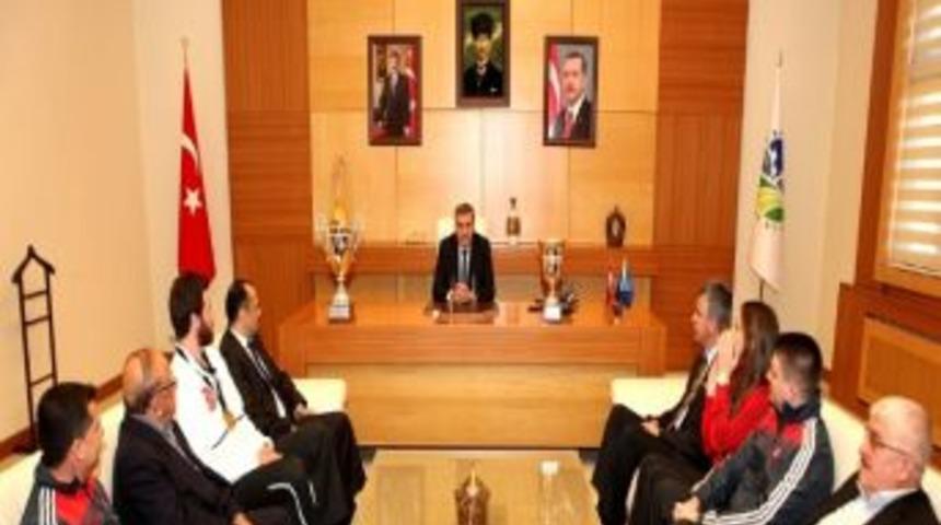 To&ccedil;oğlu&rsquo;ndan Şampiyonlara Ev M&uuml;jdesi