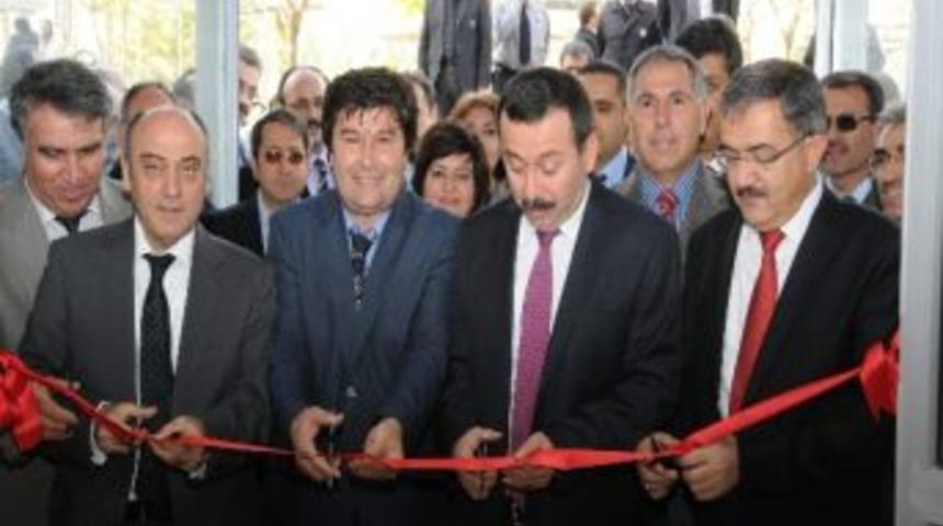 Sel&ccedil;uk&rsquo;ta Dev Laboratuvar Binası A&ccedil;ıldı