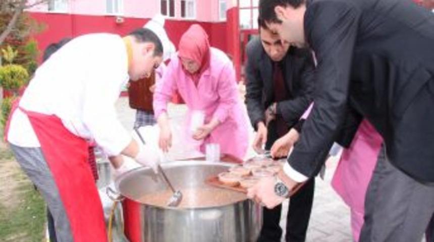 Alpaslan Ali Can Koleji'nden Velilere Aşure