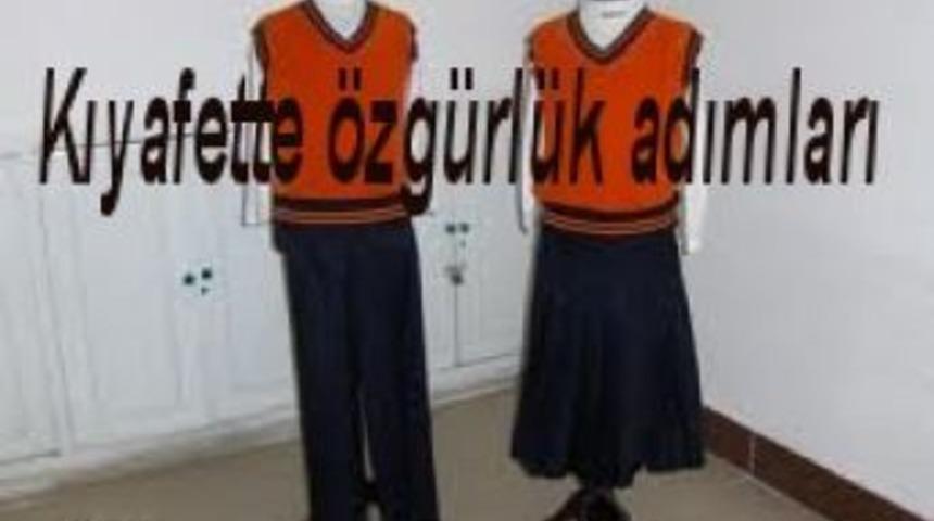 &ldquo;Kıyafette &ouml;zg&uuml;rl&uuml;k adımları&rdquo;