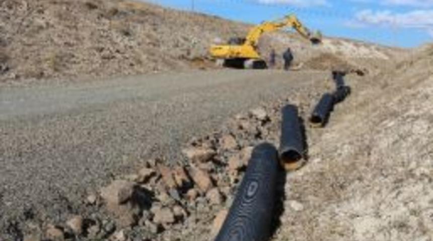 Paland&ouml;ken Barajı&rsquo;nın Kıyısındaki Taşağıl K&ouml;y&uuml;&rsquo;nde Teraslama &Ccedil;alışmalarının Sonuna Gelindi