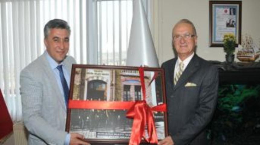 T&uuml;rk Parlamenterler Birliğinden Anlamlı Armağan