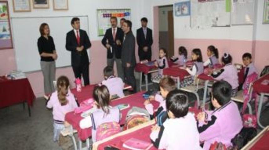 Vali Yardımcısı Ateş Okulları Denetledi